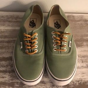 Vans Low Canvas Shoe